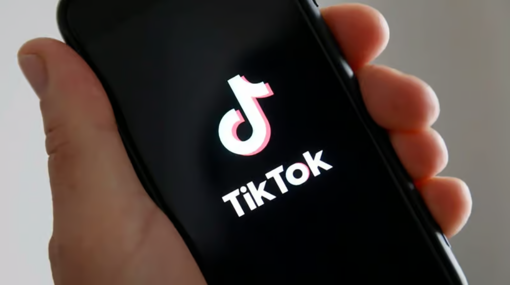 TikTok සමාජ මාධ්‍ය වේදිකාවට එරෙහිව ලොකු නඩුවක්: පවුල් හතක් එක්ව නඩුවක් ගොනු කරලා