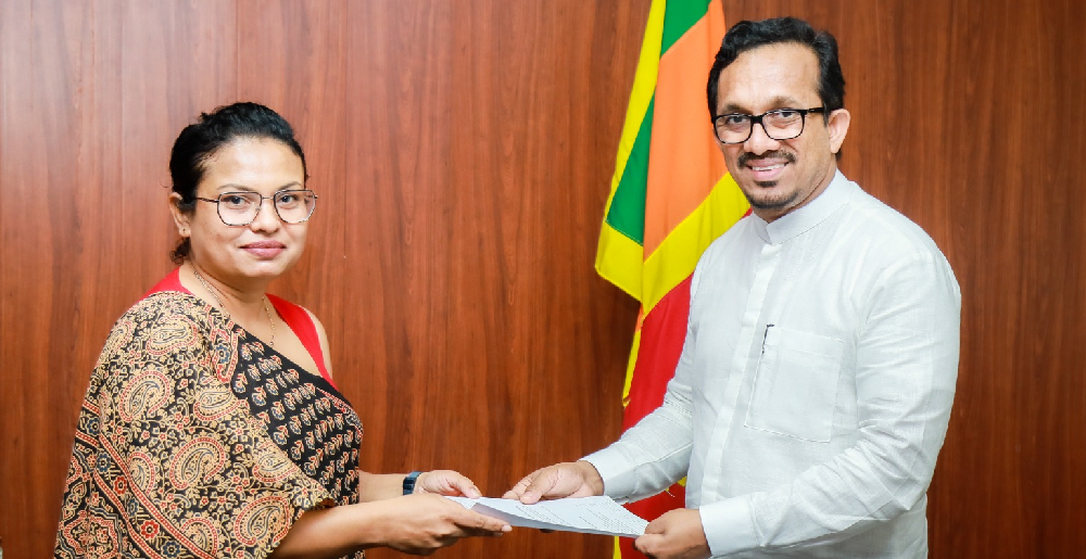 ආචාර්ය අයේෂා වික්‍රමසිංහ ජාතික ශිල්ප සභාවේ මුල් පුටුවට