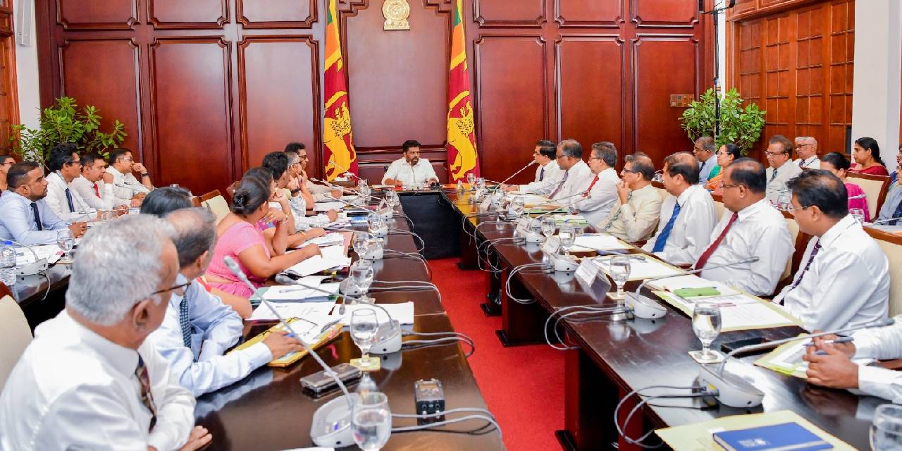 අයවැයෙන් ගම හදන හැටි ජනපති අනුර සාකච්ඡා කරයි