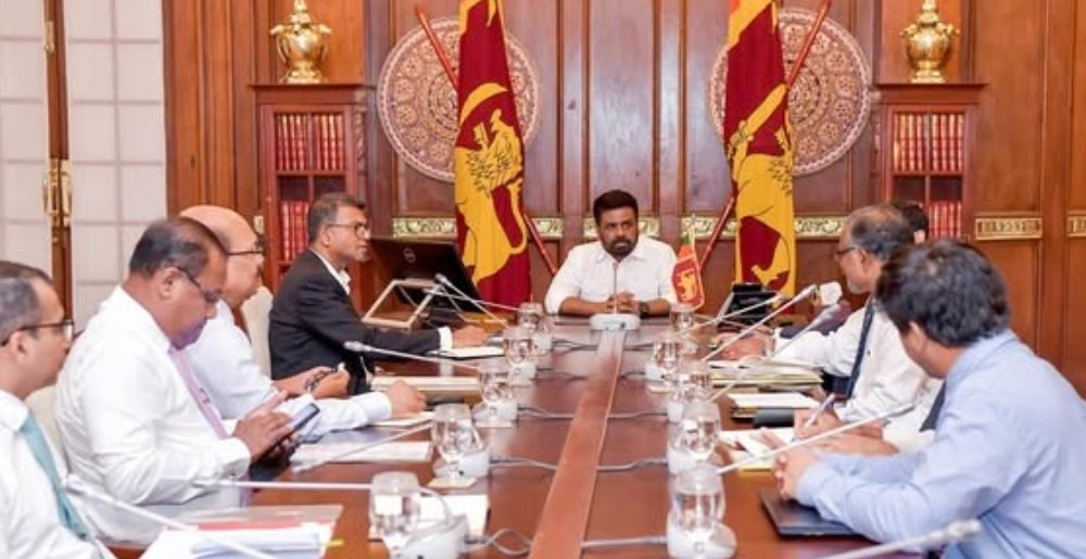 වාහන ආනයනයේදී මුහුණදෙන ගැටළු ගැන ජනපතිගේ අවධානය