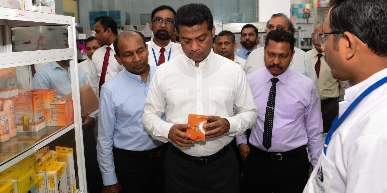 “ඔබේ නගරයටත් ඔසුසලක් ” – සෞඛ්‍ය ඇමතිගෙන් පැහැදිලි කිරීමක්