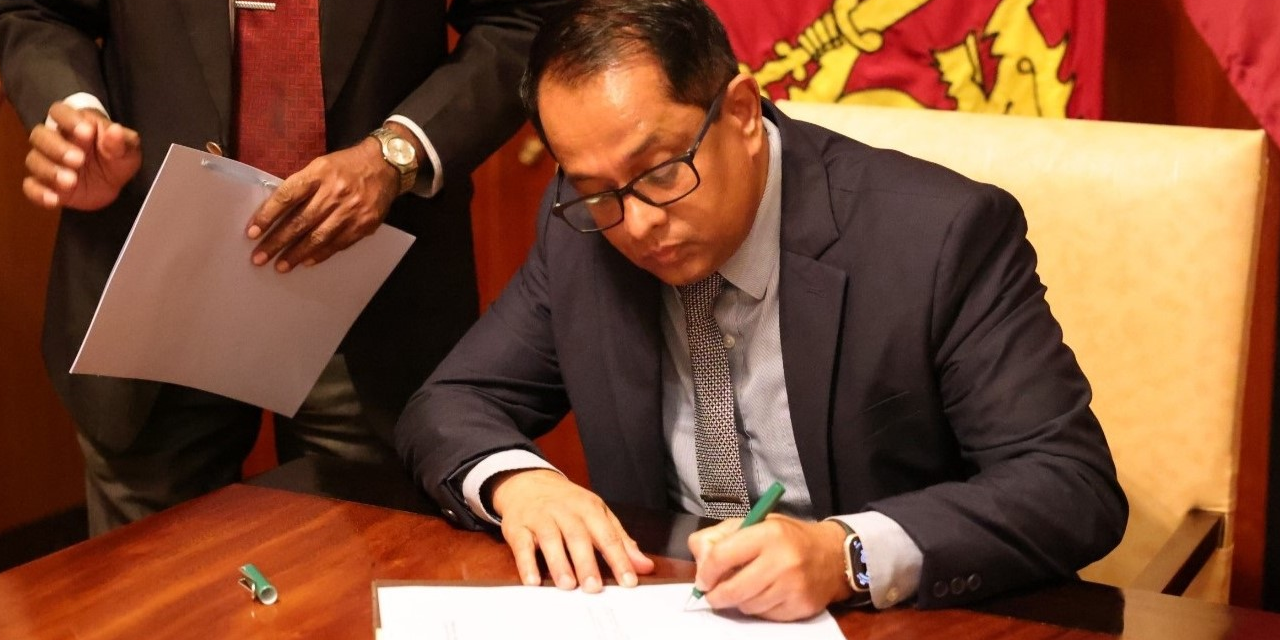 වැට් බදු (සංශෝධන) පනත් කෙටුම්පතට කතානායකගේ සහතිකය වැට් බදු (සංශෝධන) පනත් කෙටුම්පතට කතානායකගේ සහතිකය