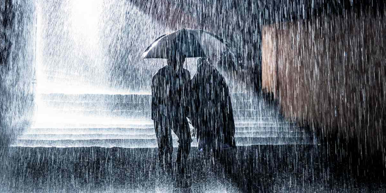 පස්වරුවේ ගිගුරුම් සහිත වැසි පස්වරුවේ ගිගුරුම් සහිත වැසි