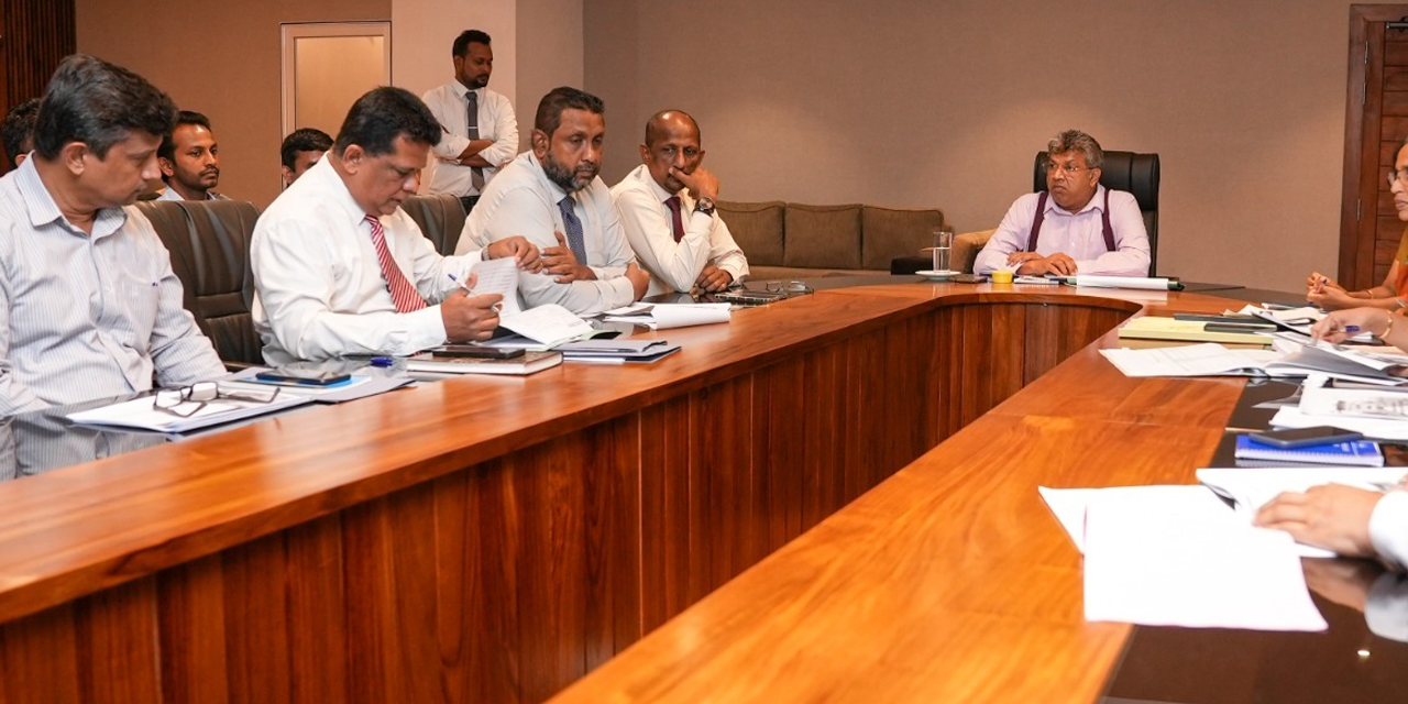 අධිකරණ පියස ව්යාපෘතියේ ඉදිකිරීම් කඩිනම් කරන ලෙස ඇමතිගෙන් උපදෙස් අධිකරණ පියස ව්යාපෘතියේ ඉදිකිරීම් කඩිනම් කරන ලෙස ඇමතිගෙන් උපදෙස්