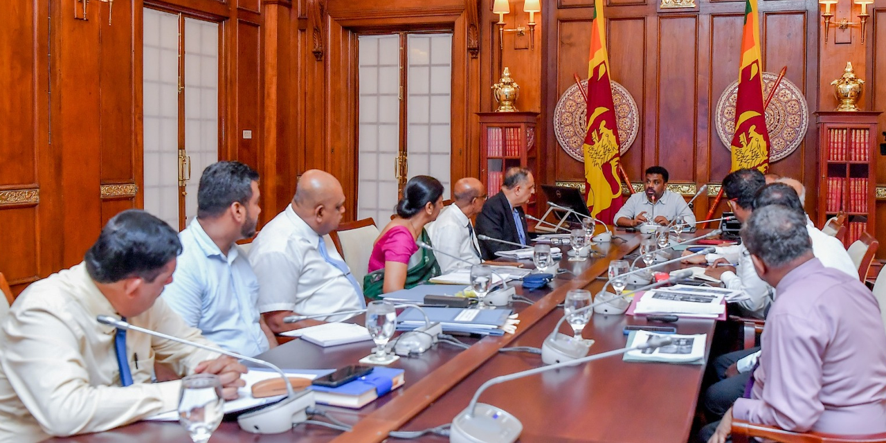 කොළඹ ඇල මාර්ග සහ කාණු පද්ධතිය කඩිනමින් පිළිසකර කිරීමට ජනපතිගෙන් නිලධාරීන්ට උපදෙස් කොළඹ ඇල මාර්ග සහ කාණු පද්ධතිය කඩිනමින් පිළිසකර කිරීමට ජනපතිගෙන් නිලධාරීන්ට උපදෙස්