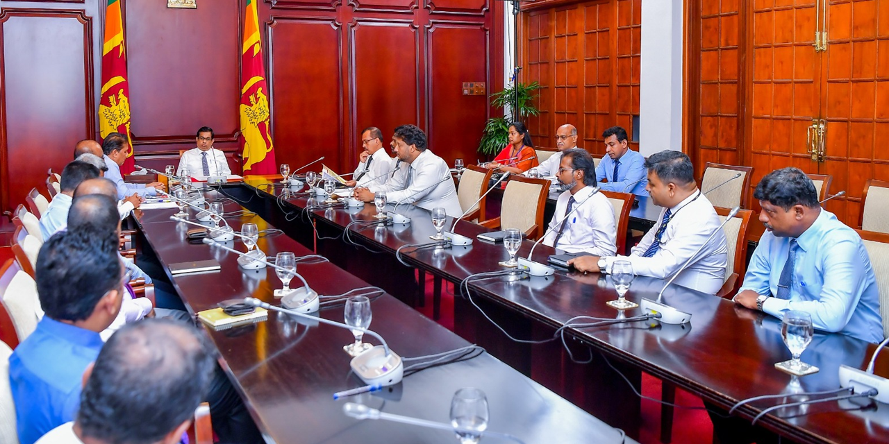 ජනාධිපති ලේකම් සහ ලංකා බැංකු සේවක සංගමය අතර හමුවක් ජනාධිපති ලේකම් සහ ලංකා බැංකු සේවක සංගමය අතර හමුවක්