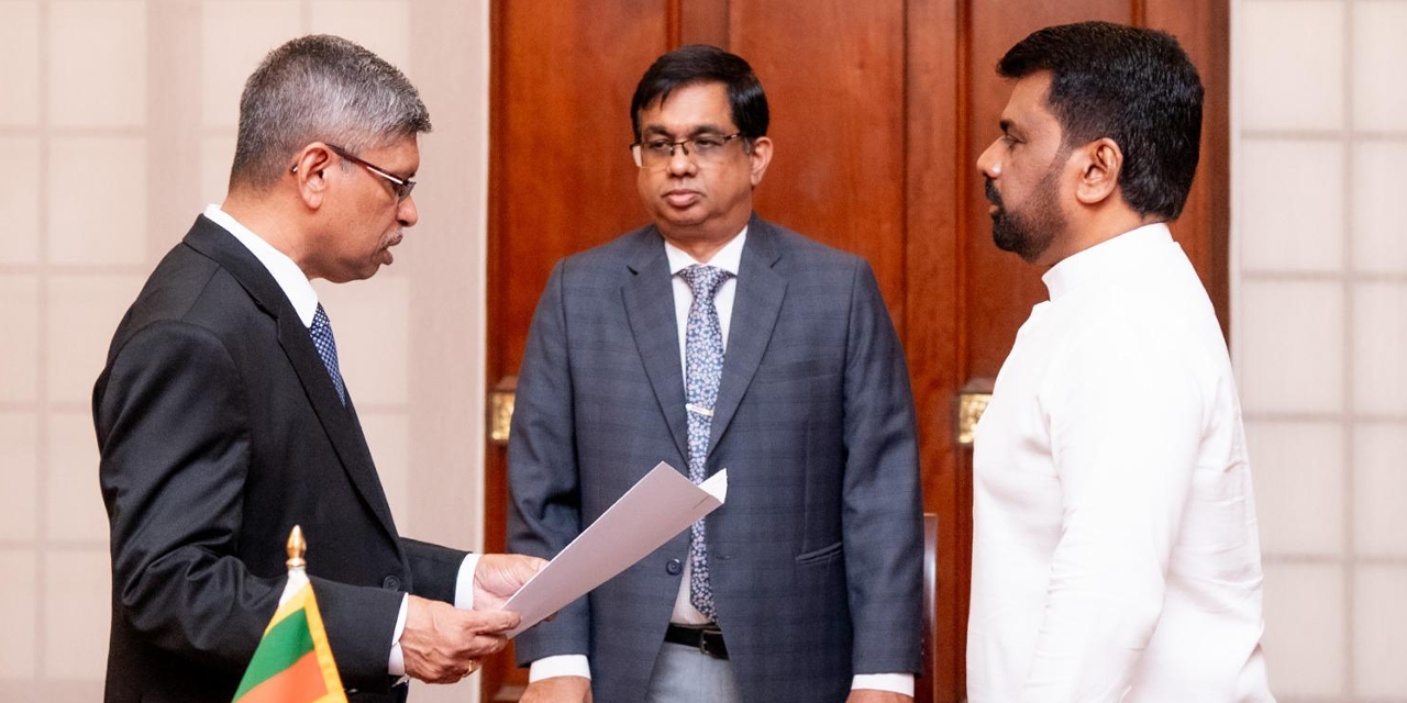 නව අභියාචනාධිකරණ සභාපතිවරයෙක් සහ අභියාචනාධිකරණ විනිසුරුවරු දෙදෙනෙක් නව අභියාචනාධිකරණ සභාපතිවරයෙක් සහ අභියාචනාධිකරණ විනිසුරුවරු දෙදෙනෙක්