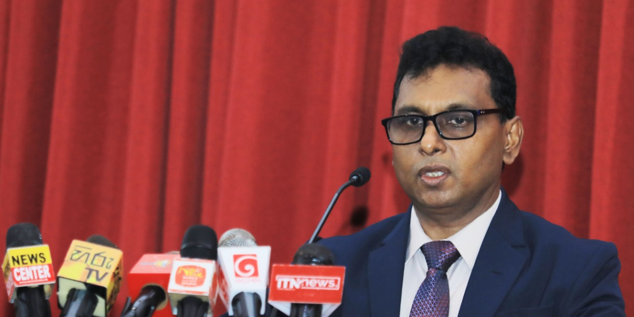 කැලණිය ප්රාදේශීය සභාවේ සභාපති නීතීඥ සඳුන් යාපා දිවුරුම් දෙයි කැලණිය ප්රාදේශීය සභාවේ සභාපති නීතීඥ සඳුන් යාපා දිවුරුම් දෙයි