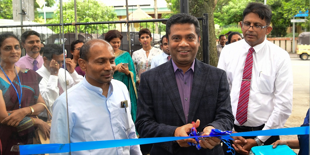 රට පුරා රාජ්ය ඔසුසැල් 130ක් විවෘත කිරීමේ සූදානමක් රට පුරා රාජ්ය ඔසුසැල් 130ක් විවෘත කිරීමේ සූදානමක්