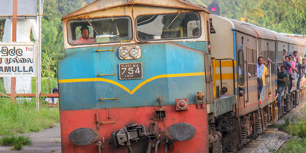 පොසොන් උත්සවය වෙනුවෙන් විශේෂ දුම්රිය ගමන් වාර කිහිපයක්