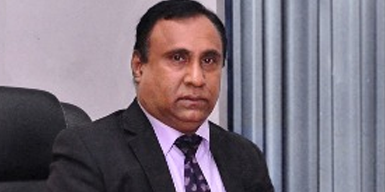 අත්අඩංගුවට ගත් හිටපු මෝටර් රථ කොමසාරිස් ඇතුළු තිදෙනා රිමාන්ඩ්