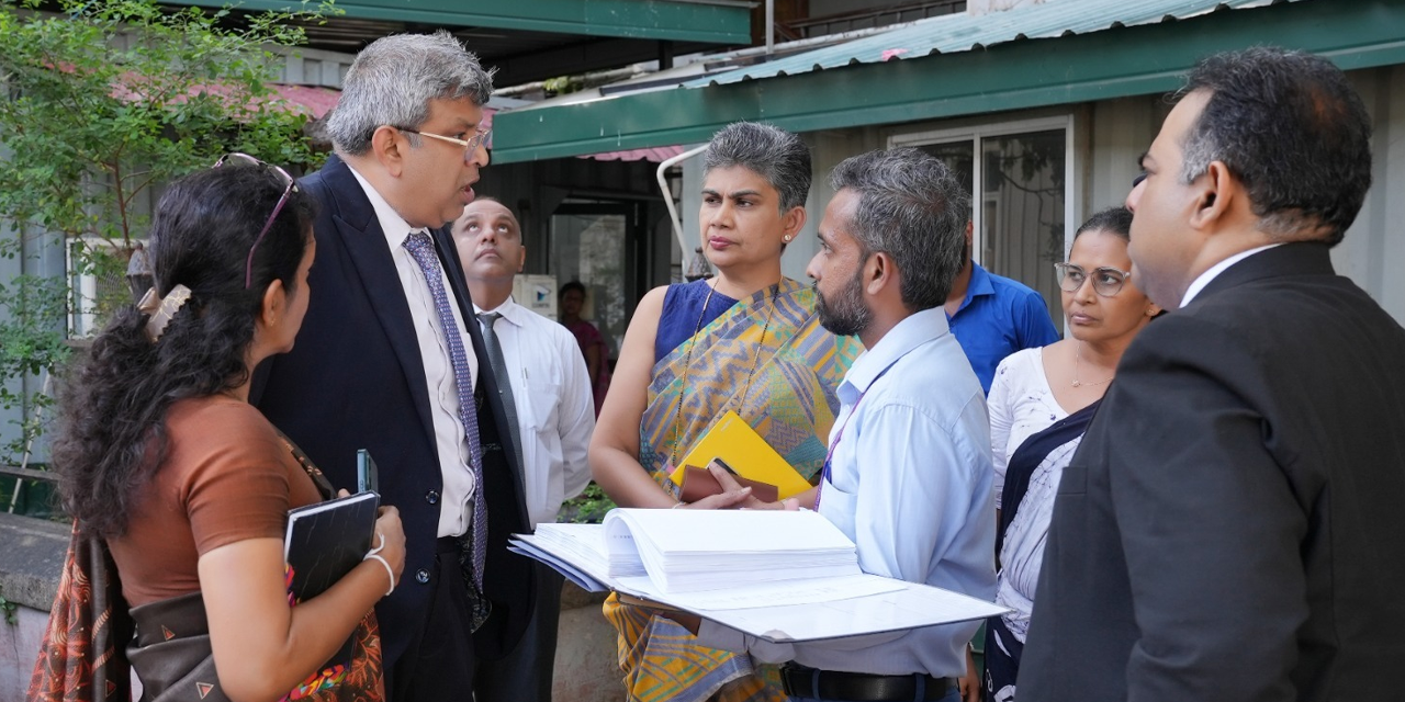 අධිකරණ ඇමති කොළඹ දිසා අධිකරණ සංකීර්ණයේ අඩුපාඩු සොයා බලයි අධිකරණ ඇමති කොළඹ දිසා අධිකරණ සංකීර්ණයේ අඩුපාඩු සොයා බලයි