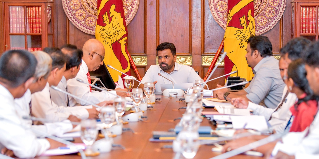ජනපති, තරුණ කටයුතු සහ ක්රීඩා අමාත්යාංශයේ ප්රගතිය විමසයි ජනපති, තරුණ කටයුතු සහ ක්රීඩා අමාත්යාංශයේ ප්රගතිය විමසයි