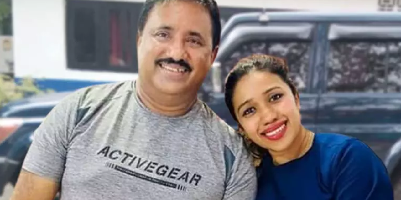 රෝහිතගේ දියණිය පොලිසියට භාර වෙයි රෝහිතගේ දියණිය පොලිසියට භාර වෙයි