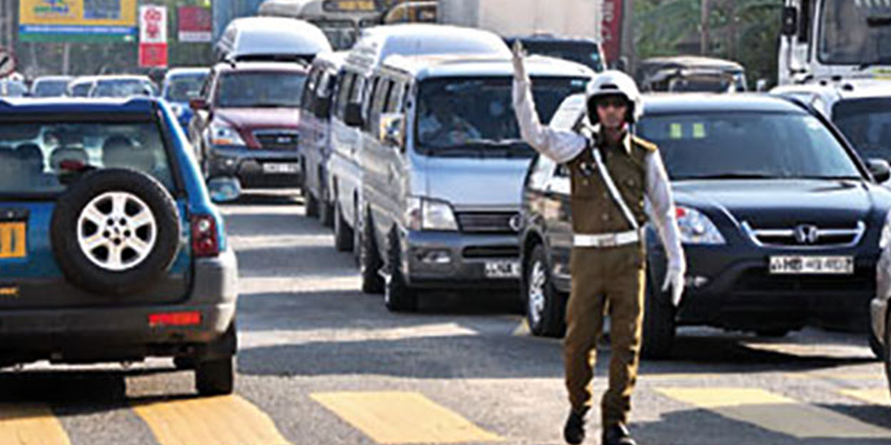 කොළඹ – අවිස්සාවේල්ල මාර්ගයේ රථවාහන තදබදයක් ගැන දැනුම්දීමක් කොළඹ – අවිස්සාවේල්ල මාර්ගයේ රථවාහන තදබදයක් ගැන දැනුම්දීමක්
