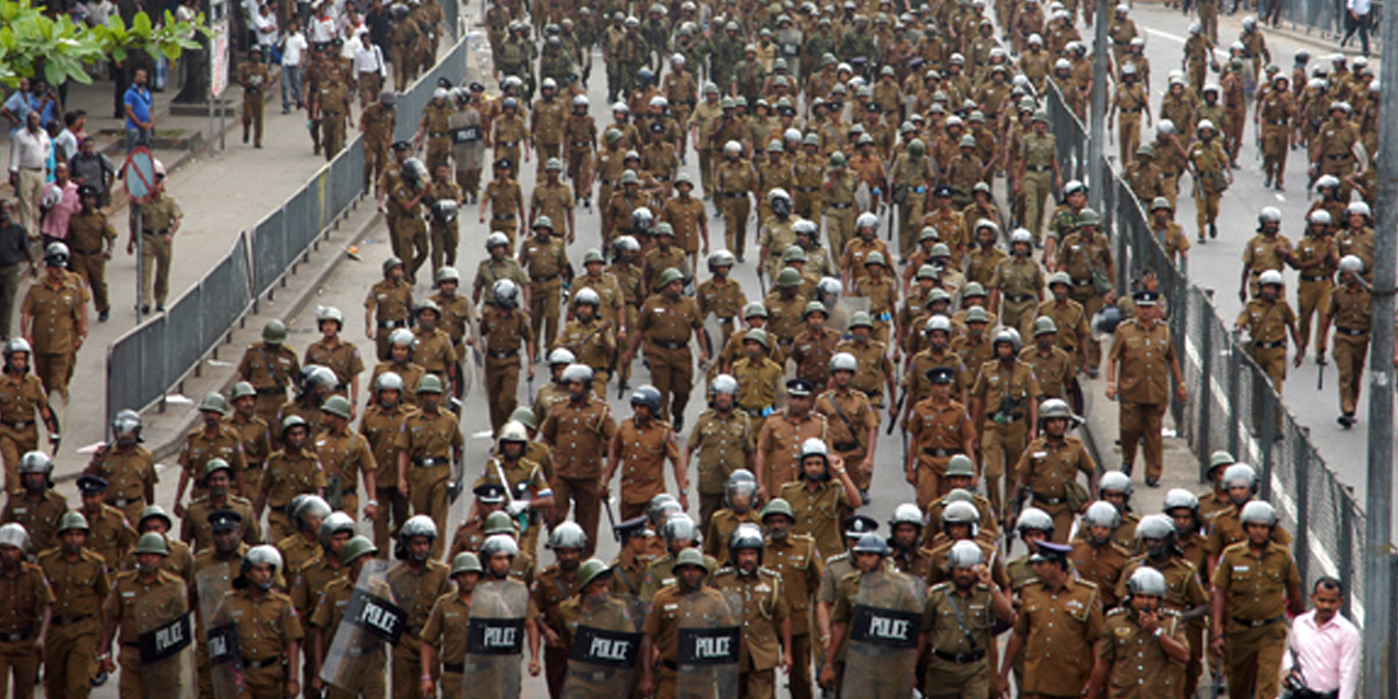 පොලිස් සේවය පුරප්පාඩු 28,000ක් ඇති බව ඇමති කියයි පොලිස් සේවය පුරප්පාඩු 28,000ක් ඇති බව ඇමති කියයි