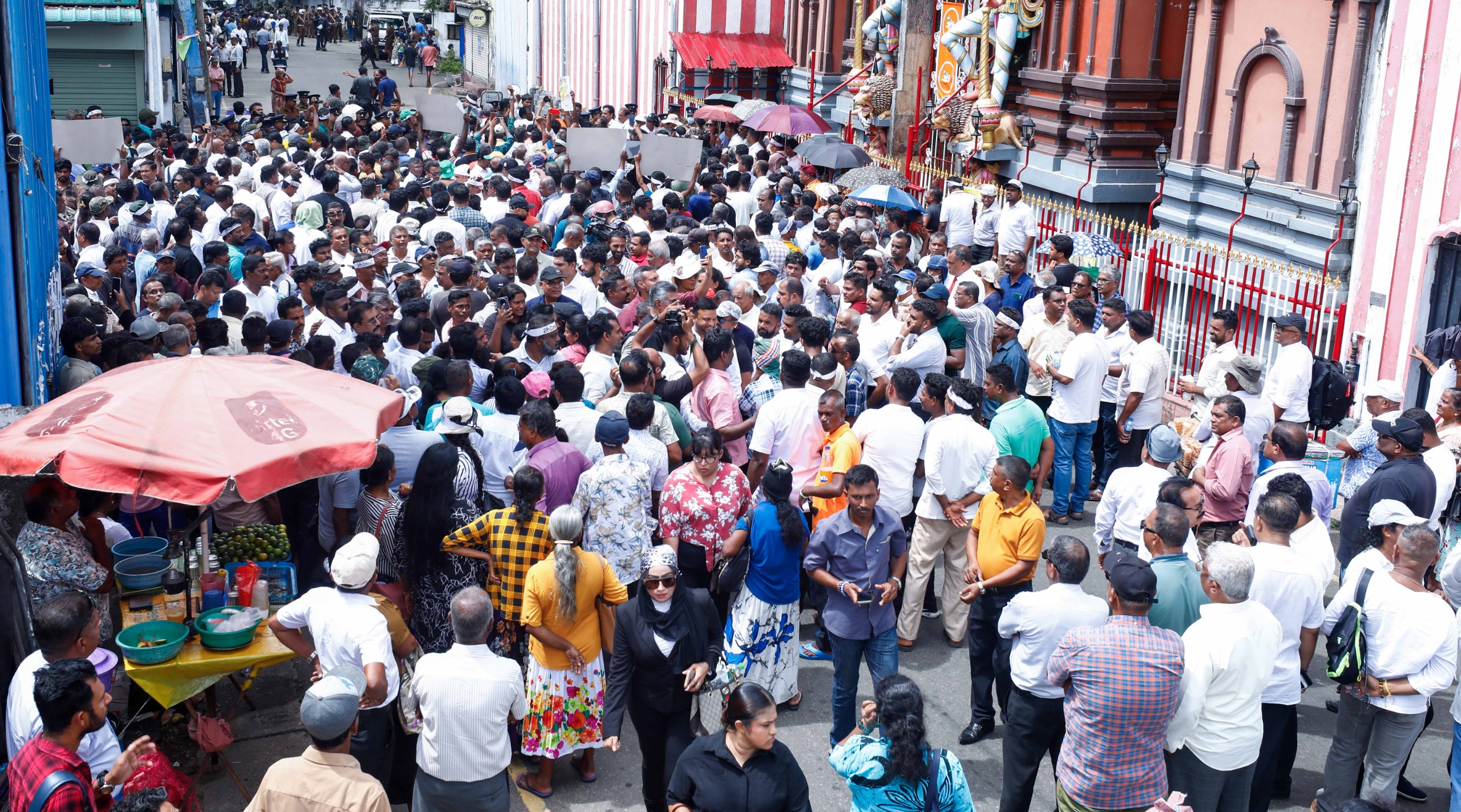 උසාවියට අපහාස වන ලෙස හැසිරුනු දේශපාලකයන් ගැන පරීක්ෂණ උසාවියට අපහාස වන ලෙස හැසිරුනු දේශපාලකයන් ගැන පරීක්ෂණ