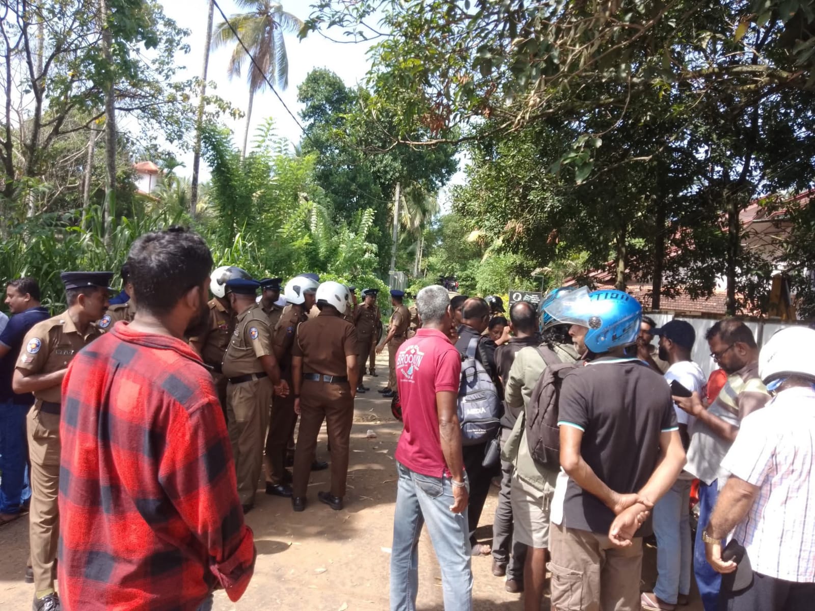 යක්කලදී යකා නැටූ ජවිපෙ මැරයෝ යක්කලදී යකා නැටූ ජවිපෙ මැරයෝ