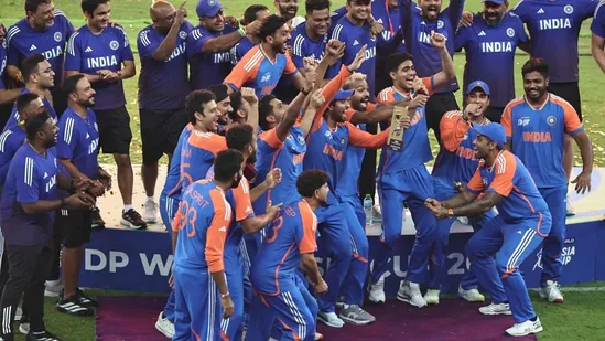 ඉන්දියාව කුසලානය නොමැතිව ජයග්‍රහණය සමරයි