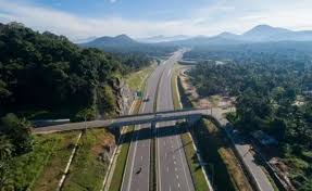 මධ්‍යම අධිවේගයේ අනතුරකින් දෙදෙනෙක් මරුට