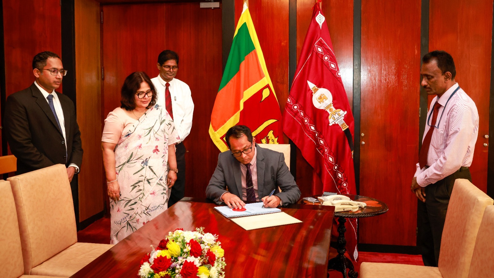 සංශෝධන විගණන පනත් කෙටුම්පතට කථානායකගේ අනුමැතිය සංශෝධන විගණන පනත් කෙටුම්පතට කථානායකගේ අනුමැතිය