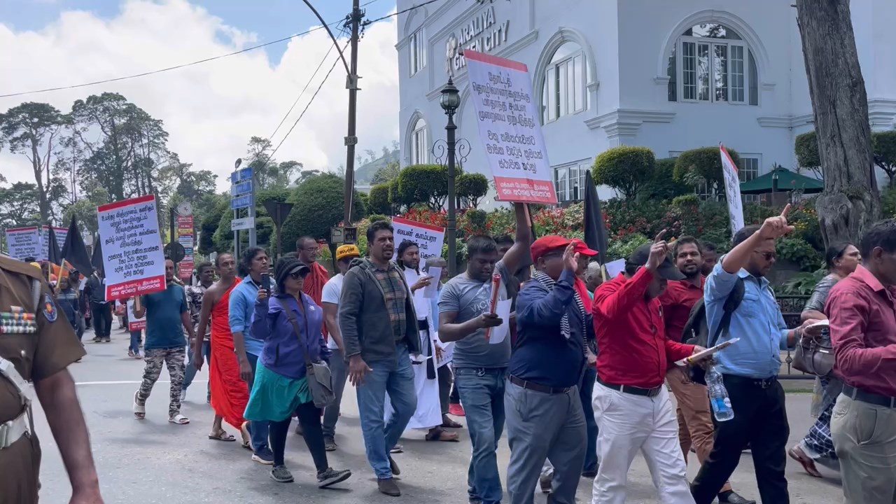 වතු කම්කරුවන්ට සහන ඉල්ලා නුවරඑළියේ උද්ඝෝෂණ වතු කම්කරුවන්ට සහන ඉල්ලා නුවරඑළියේ උද්ඝෝෂණ