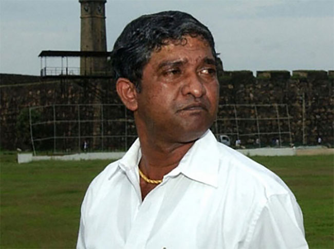 හිටපු ටෙස්ට් ක්රිකට් ක්රීඩක ජයනන්ද වර්ණවීර අභාවප්රාප්ත වෙයි හිටපු ටෙස්ට් ක්රිකට් ක්රීඩක ජයනන්ද වර්ණවීර අභාවප්රාප්ත වෙයි