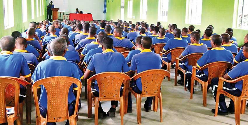 මත්ද්රව්යවලට ඇබ්බැහි වූවන් පුනරුත්ථාපනයට අලුතින් මධ්යස්ථාන තුනක් මත්ද්රව්යවලට ඇබ්බැහි වූවන් පුනරුත්ථාපනයට අලුතින් මධ්යස්ථාන තුනක්