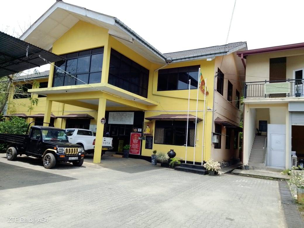 ඡන්ද මගඩියක් විරුද්ධව දුන් ඡන්ද පක්ෂ ගොඩට දාලා මන්ත්රීවරු පොලිසි යති ඡන්ද මගඩියක් විරුද්ධව දුන් ඡන්ද පක්ෂ ගොඩට දාලා මන්ත්රීවරු පොලිසි යති