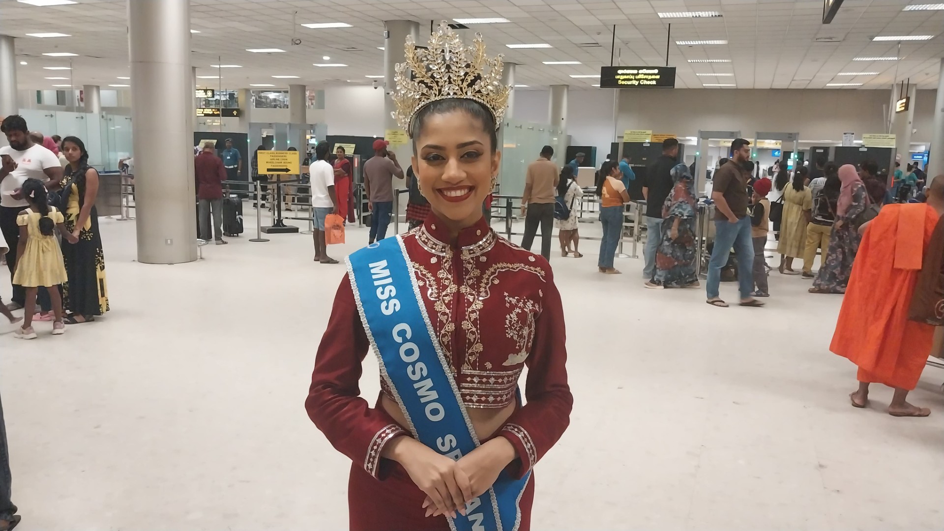 මිස් කොස්මෝ රූ රැජින තරගාවලියට කළණි අතුකෝරාළ බැංකොක් යයි