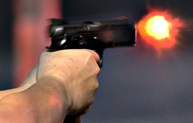 කොස්ගම වෙඩි තැබීමට තවත් දෙදෙනෙක් අත්අඩංගුවට කොස්ගම වෙඩි තැබීමට තවත් දෙදෙනෙක් අත්අඩංගුවට