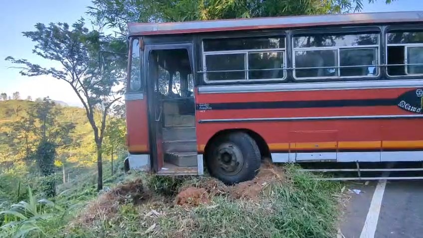 රියැදුරුගේ දක්ෂතාවයෙන් මගීන් 80කගේ ජීවිත බේරෙයි