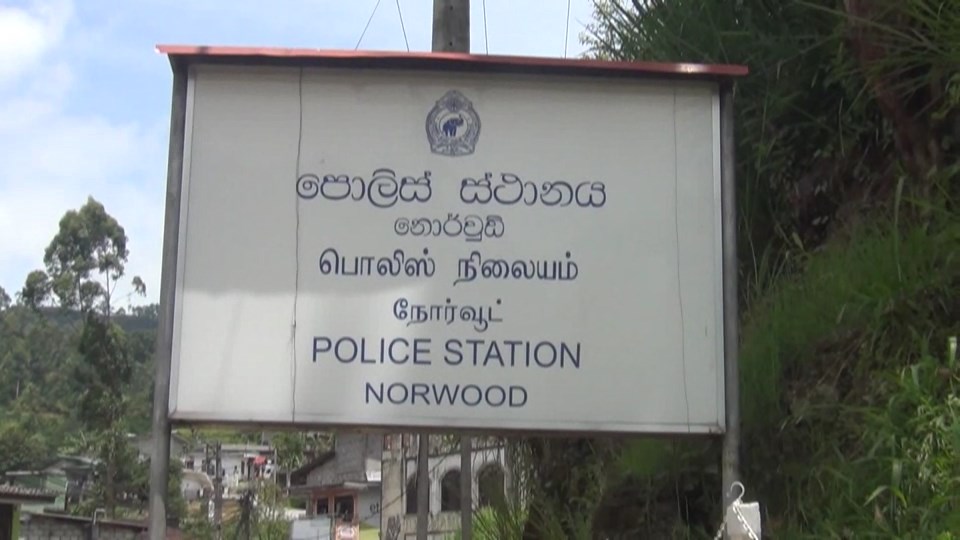 යාපනයෙ තරුණයකු පැහැරගෙන පහරදුන් අටකට මාංචු යාපනයෙ තරුණයකු පැහැරගෙන පහරදුන් අටකට මාංචු