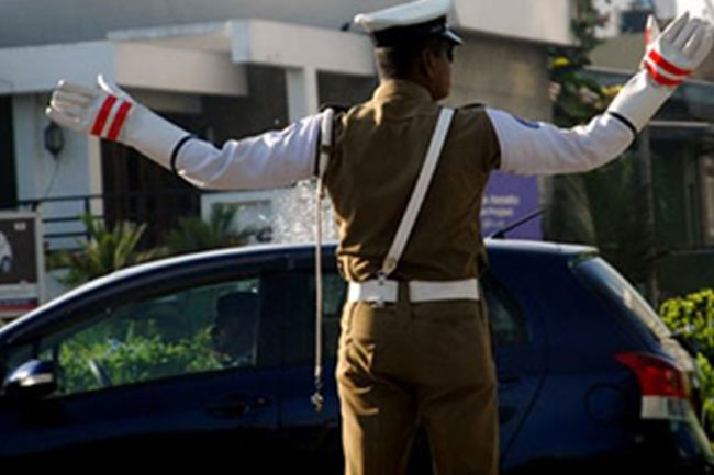 නවම් පොහොය දෙදිනේ කොළඹ විශේෂ රථවාහන සැලැස්මක්