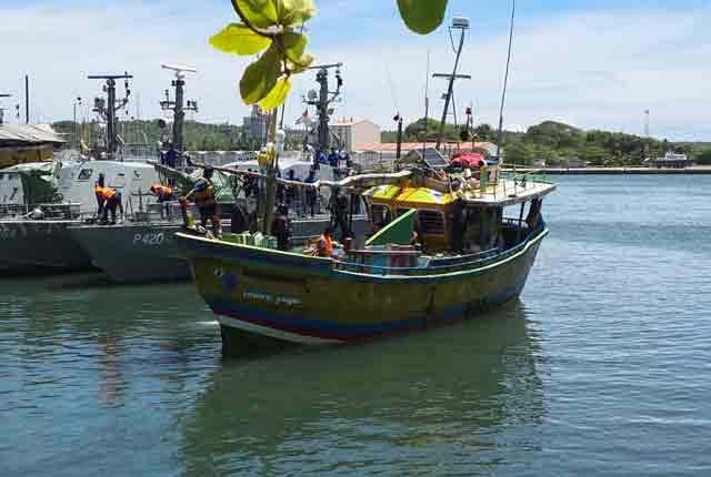 කෝටි 300 මත්ද්රව්ය තොගය ගැන රස පරීක්ෂක වාර්තාවක් කැඳවයි කෝටි 300 මත්ද්රව්ය තොගය ගැන රස පරීක්ෂක වාර්තාවක් කැඳවයි