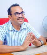 උත්සව සමයේ වගකීම් සහිතව රිය පදවන්න – ප්‍රවාහන ඇමති ජනතාවගෙන් ඉල්ලයි