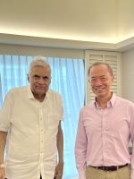 සිංගප්පූරුවේ බෙහෙත් ගන්න ගිහින් ඉන්න රනිල්ගේ සැපදුක බලන්න සිංගප්පූරුවේ විදේශ ඇමැති ඇවිත්