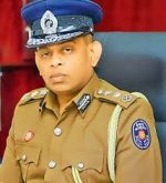 CIDය දේශබන්දුගෙන් පාතාල සබඳතා ගැන පැයක පමණ කාලයක් ප්රශ්න කරයි.