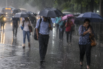 ඉදිරි පැය 36 තුළ අඩුපීඩන පද්ධතිය ලංකාවෙන් ඉවතට – අදත් ප්‍රදේශ කිහිපයකට මි.මී 100 ඉක්මවූ වැසි