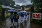 අධික වැසි හේතුවෙන් දෙහිඕවිට කලාපයේ පාසල් 6ක් වසයි